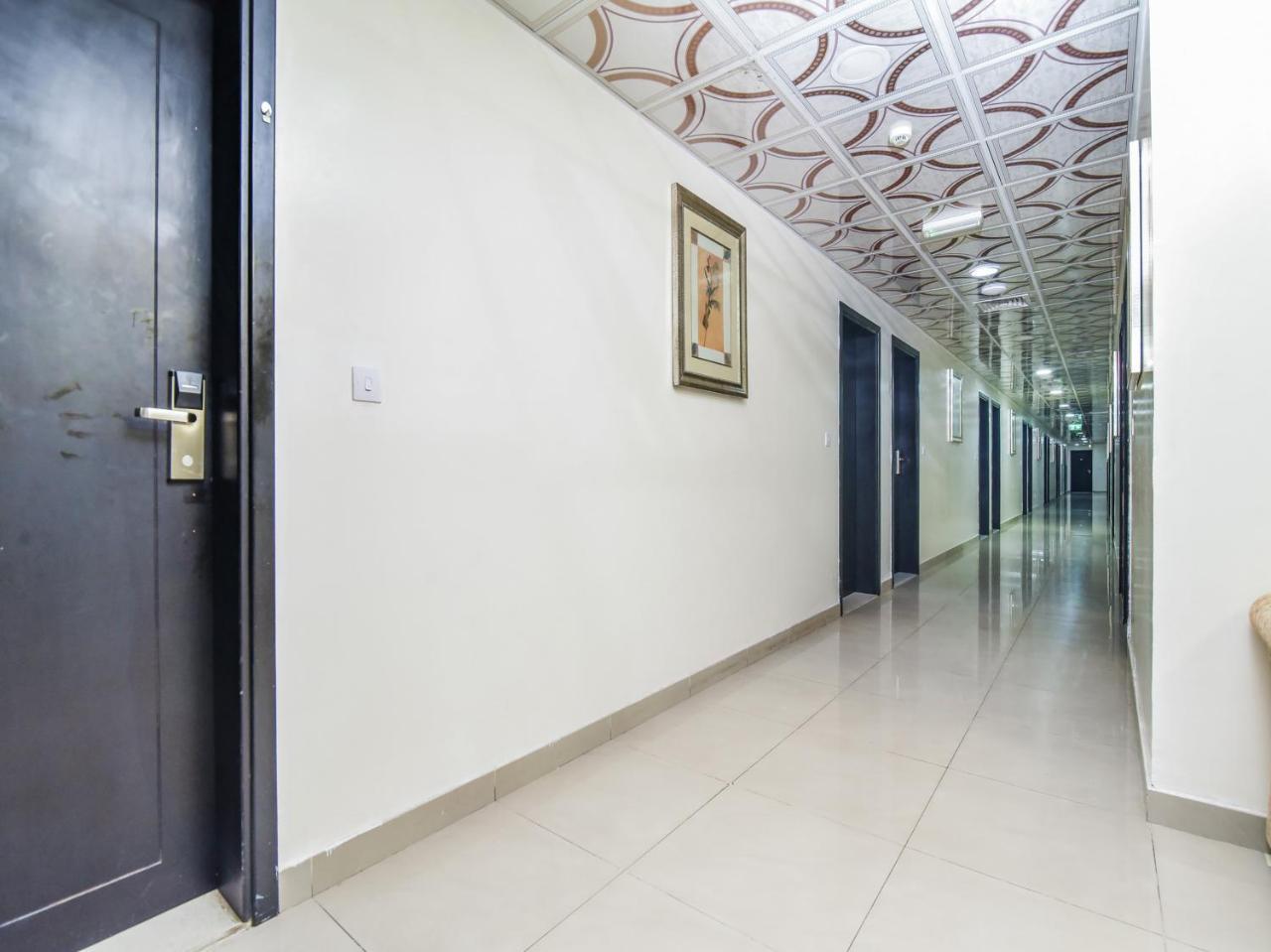 Oyo 138 Empire Hotel Apartments Dubai Bagian luar foto